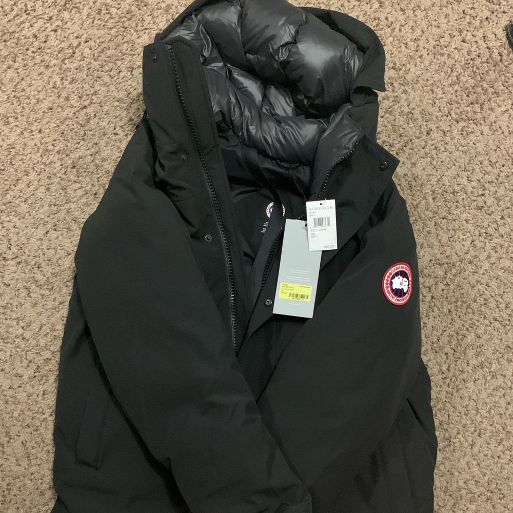 Men’s Canada Goose Coat Size Large